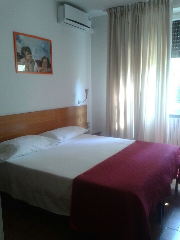 Hotel Malta Milan Exterior photo